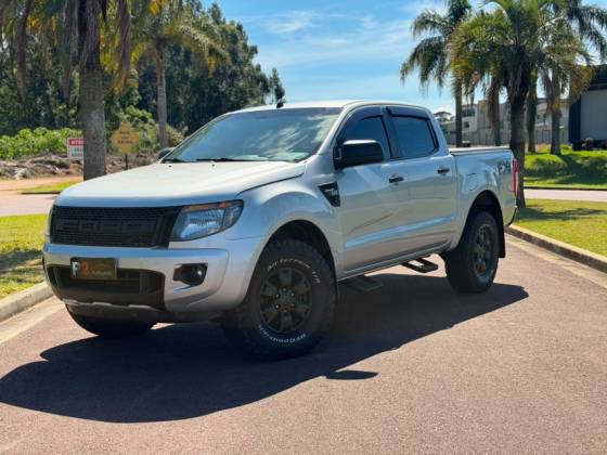 FORD RANGER 3.2 XLS 4X4 CD 20V DIESEL 4P AUTOMÁTICO FORD RANGER 3.2 XLS 4X4 CD 20V DIESEL 4P AUTOMÁTICO